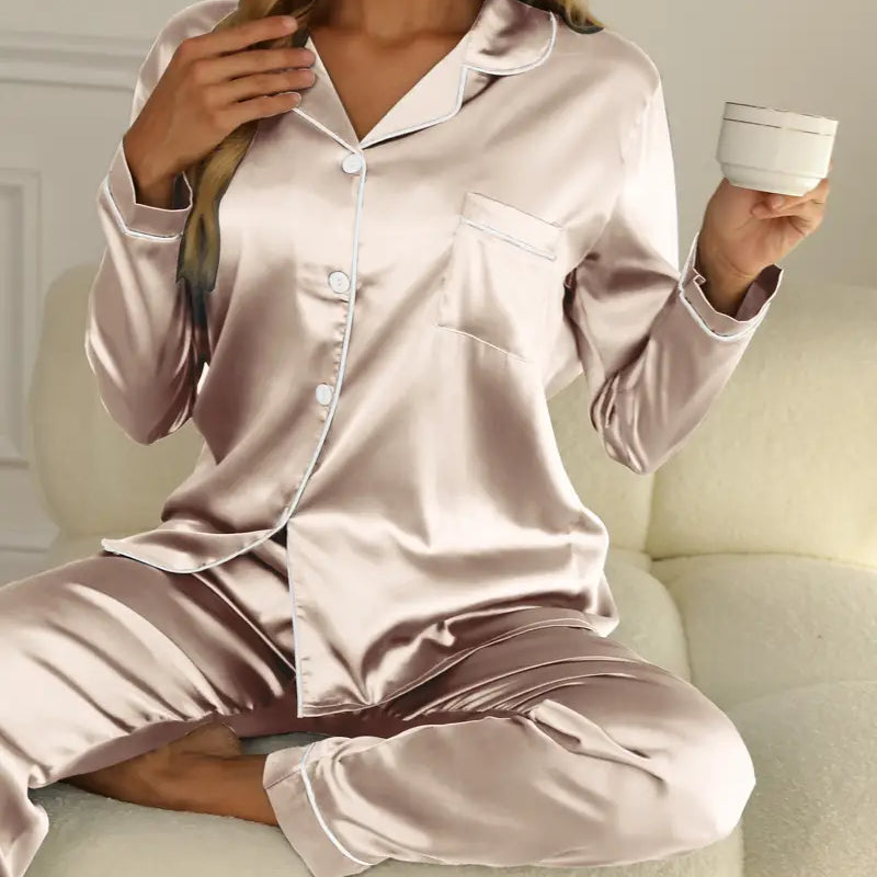 Satijnen Pyjamaset met Contrastbies