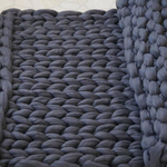 CozyMajesty handgeweven knuffeldeken – zachte, warme en luxe deken voor kinderen en volwassenen, ideaal voor knusse momenten thuis.