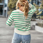 Chique gestreepte damestrui met elegante kleurcombinatie, ronde hals en comfortabele pasvorm – perfect voor een stijlvolle dagelijkse outfit.