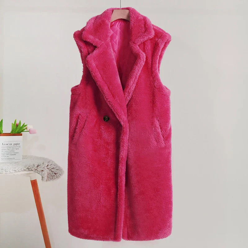 Amara dames winterjas – teddy-mantel zonder mouwen, zachte en warme jas met comfortabele pasvorm, ideaal voor stijlvolle winteroutfits en laagjeslooks.