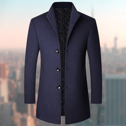 Enzo – Nette slim fit heren jas met moderne pasvorm, ideaal voor zakelijke en formele gelegenheden. Elegante afwerking en tijdloos design voor een stijlvolle uitstraling.