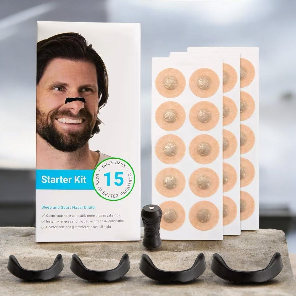 Magnetische neusstrips tegen snurken – Bevordert een open neusademhaling, vermindert snurkgeluiden en ondersteunt sportprestaties. Ideaal voor een rustige nacht en optimale zuurstofopname tijdens het sporten. Comfortabel, huidvriendelijk en effectief voor betere slaap en ademhaling.