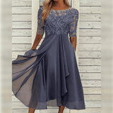 Elegante Midi Jurk met Kant Top en Zwierige Rok