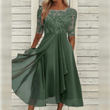 Elegante Midi Jurk met Kant Top en Zwierige Rok