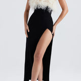 Straploze Maxi Jurk met Split en Veerdetails