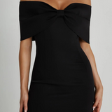 Strakke Off Shoulder Mini Jurk met Figuuraccent
