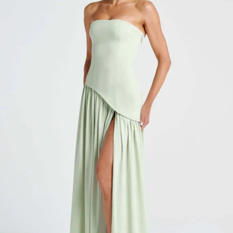 Elegante Strapless Maxi Jurk met Geplooide Rok en Split