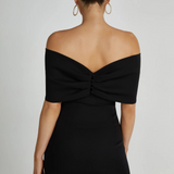 Strakke Off Shoulder Mini Jurk met Figuuraccent