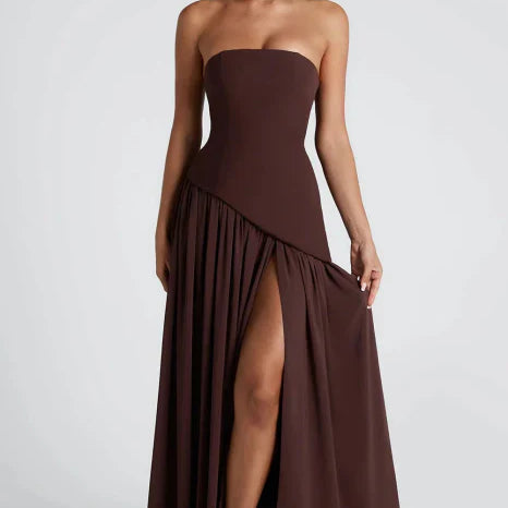Elegante Strapless Maxi Jurk met Geplooide Rok en Split
