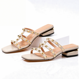 Dames Slippers met Studdetails en Lage Hak