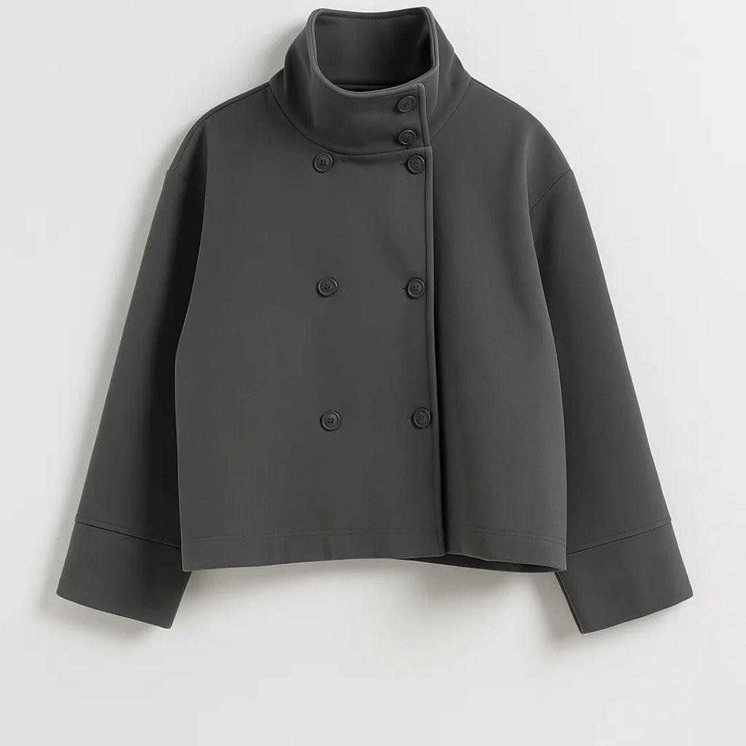 Elegante Korte Jas met Hoge Kraag en Knopen en Wijde Mouwen