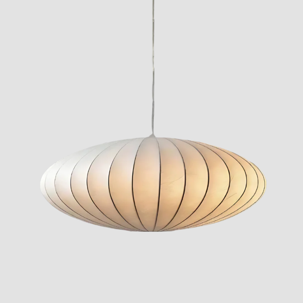 Solenne lamp – elegante verlichting met warme lichtval en chique ontwerp, creëert een sfeervolle ambiance voor woon- en slaapkamer.