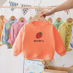 StrawberryCuddles kinder sweater met schattige aardbeienprint – zachte, warme en comfortabele trui voor dagelijks gebruik en speelse avonturen.
