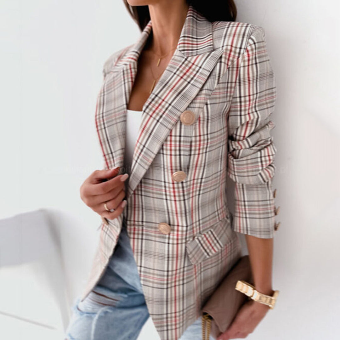 Geraffineerde damesblazer met getailleerde pasvorm en klassieke uitstraling – perfect voor een elegante, professionele look of een stijlvolle avondoutfit.