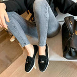 Elina elegante loafers voor dames – stijlvolle leren schoenen met subtiel slotdetail, comfortabele pasvorm en tijdloos design voor werk of speciale gelegenheden.