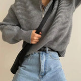 Lucia gebreide damestrui – warme en zachte trui met comfortabele pasvorm, ideaal voor casual winterlooks en stijlvolle laagjes.