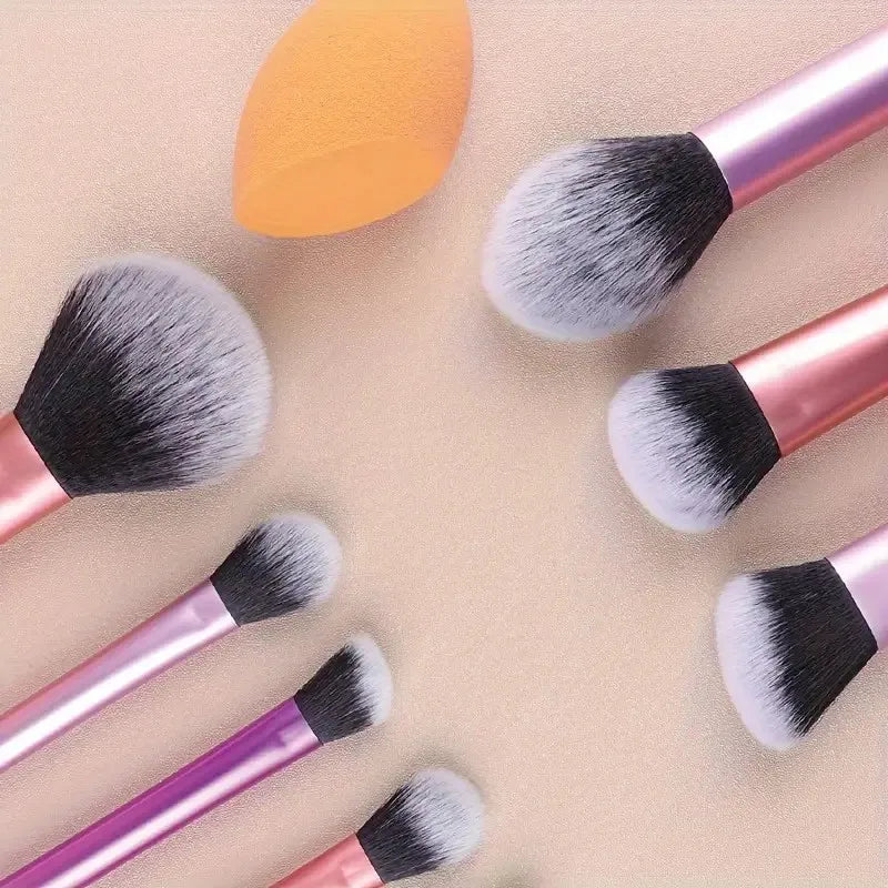 8-delige make-up kwastenset – perfect voor poeder, blush, oogschaduw & contour. Inclusief schuine make-up spons voor een vlekkeloze applicatie.