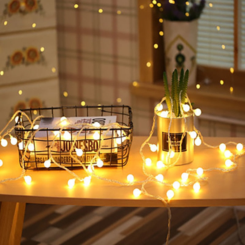 Festiva Xmass lampen – sfeervolle kerstverlichting met warm, gezellig licht, eenvoudig te installeren en perfect voor binnen- en buitengebruik.