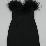 Mini Jurk met Veerafwerking en Off-Shoulder Halslijn