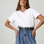 Tijdloos dames T-shirt met een klassieke pasvorm, geschikt voor elke gelegenheid.