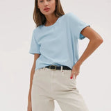 Tijdloos dames T-shirt met een klassieke pasvorm, geschikt voor elke gelegenheid.