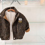 LittleSavannah luipaardprint jas voor kids – stijlvolle en warme kinderjas met trendy dierenprint, perfect voor dagelijks gebruik in herfst en winter.