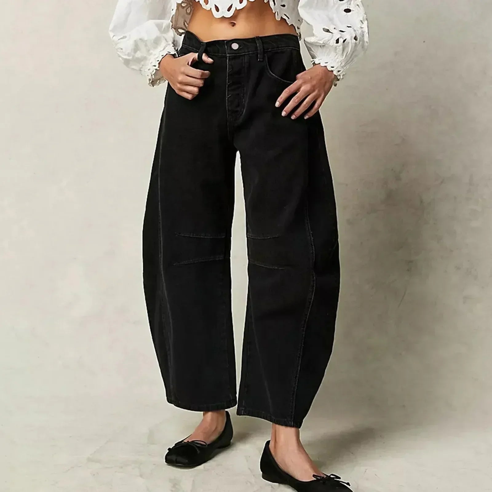 Dames baggy broek in diverse kleuren – comfortabele pasvorm, zachte stof en casual, trendy stijl voor dagelijks gebruik.