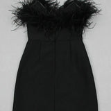Mini Jurk met Veerafwerking en Off-Shoulder Halslijn