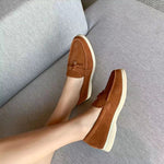 Elina elegante loafers voor dames – stijlvolle leren schoenen met subtiel slotdetail, comfortabele pasvorm en tijdloos design voor werk of speciale gelegenheden.