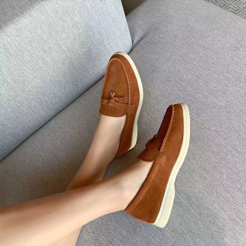 Elina elegante loafers voor dames – stijlvolle leren schoenen met subtiel slotdetail, comfortabele pasvorm en tijdloos design voor werk of speciale gelegenheden.