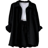 Zomerse dames 2-delige set – lange blouse en hoge taille shorts, een frisse en luchtige outfit voor warmere dagen. Ideaal voor casual zomerlooks of ontspannen buitenactiviteiten.