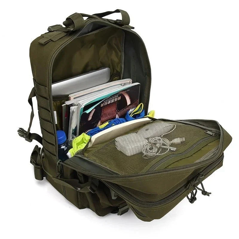 AdventureGear waterdichte tactische rugzak in diverse kleuren – duurzaam materiaal, ruime opbergvakken en comfortabele, verstelbare schouderbanden voor outdoor avonturen.