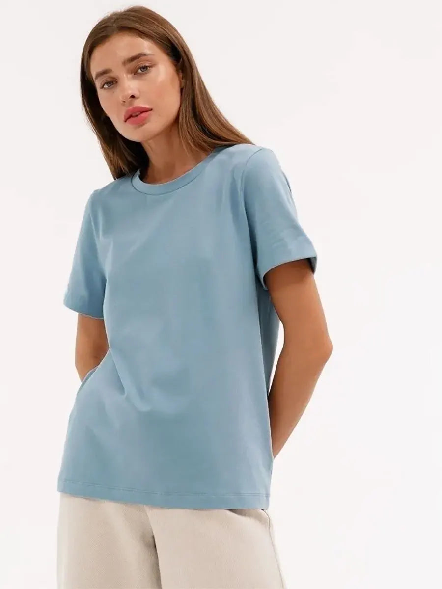 Tijdloos dames T-shirt met een klassieke pasvorm, geschikt voor elke gelegenheid.