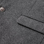 Christian – Stijlvolle Overjas Regular Fit voor Heren – Elegante en tijdloze overjas in regular fit, perfect voor elke gelegenheid. Gemaakt van hoogwaardige stoffen voor een klassieke uitstraling en optimaal comfort tijdens koudere dagen. Ideaal voor zowel casual als formele looks.