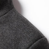 Christian – Stijlvolle Overjas Regular Fit voor Heren – Elegante en tijdloze overjas in regular fit, perfect voor elke gelegenheid. Gemaakt van hoogwaardige stoffen voor een klassieke uitstraling en optimaal comfort tijdens koudere dagen. Ideaal voor zowel casual als formele looks.