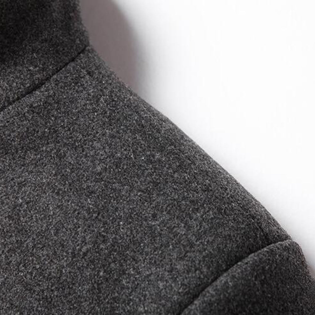 Christian – Stijlvolle Overjas Regular Fit voor Heren – Elegante en tijdloze overjas in regular fit, perfect voor elke gelegenheid. Gemaakt van hoogwaardige stoffen voor een klassieke uitstraling en optimaal comfort tijdens koudere dagen. Ideaal voor zowel casual als formele looks.