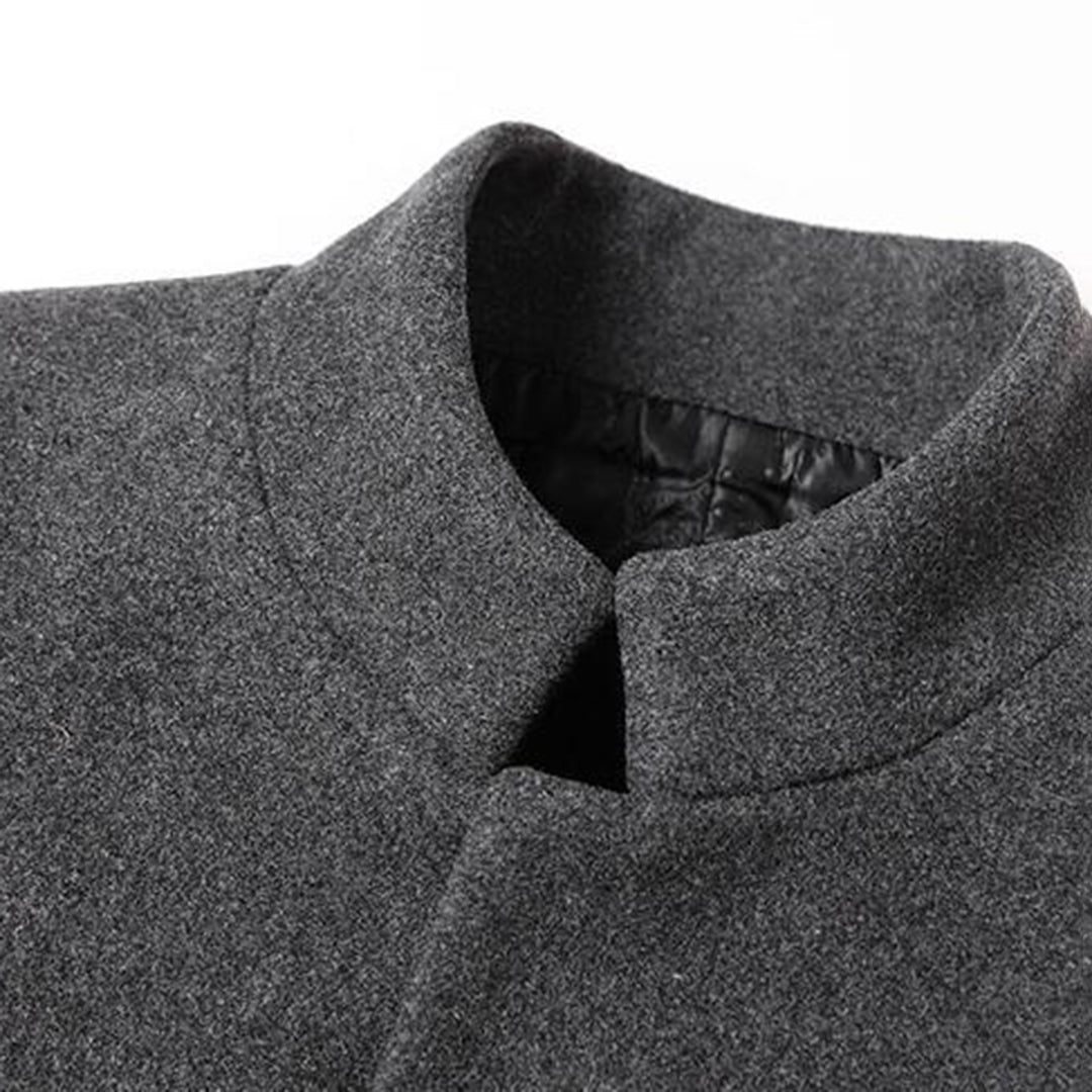 Christian – Stijlvolle Overjas Regular Fit voor Heren – Elegante en tijdloze overjas in regular fit, perfect voor elke gelegenheid. Gemaakt van hoogwaardige stoffen voor een klassieke uitstraling en optimaal comfort tijdens koudere dagen. Ideaal voor zowel casual als formele looks.