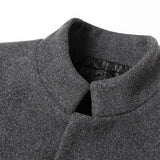 Christian – Stijlvolle Overjas Regular Fit voor Heren – Elegante en tijdloze overjas in regular fit, perfect voor elke gelegenheid. Gemaakt van hoogwaardige stoffen voor een klassieke uitstraling en optimaal comfort tijdens koudere dagen. Ideaal voor zowel casual als formele looks.