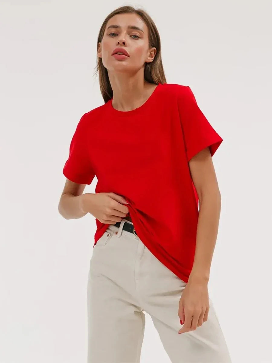 Tijdloos dames T-shirt met een klassieke pasvorm, geschikt voor elke gelegenheid.