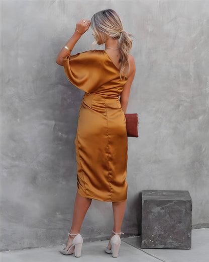 Alissa - Elegante Zijden Jurk met Open Schouder – Luxe uitstraling en verfijnde stijl voor een perfecte avondlook.