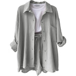 Zomerse dames 2-delige set – lange blouse en hoge taille shorts, een frisse en luchtige outfit voor warmere dagen. Ideaal voor casual zomerlooks of ontspannen buitenactiviteiten.