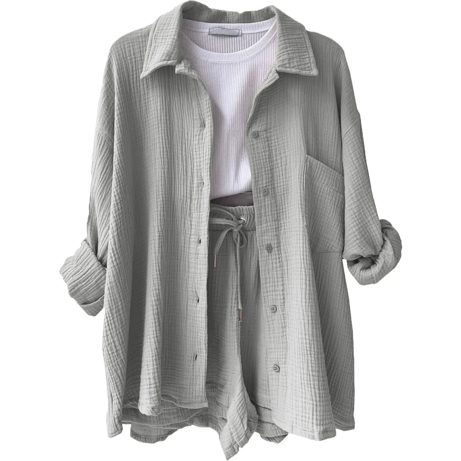 Zomerse dames 2-delige set – lange blouse en hoge taille shorts, een frisse en luchtige outfit voor warmere dagen. Ideaal voor casual zomerlooks of ontspannen buitenactiviteiten.