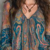 Dames Bohemian Blouse met Paisleyprint en V-hals