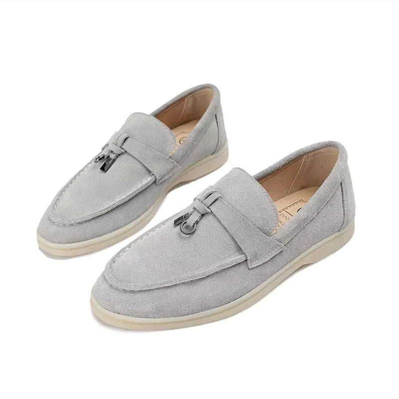 Elina elegante loafers voor dames – stijlvolle leren schoenen met subtiel slotdetail, comfortabele pasvorm en tijdloos design voor werk of speciale gelegenheden.