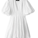 Nola – Elegante geborduurde bloemjurk voor vrouwen met verfijnde details en een romantisch silhouet, perfect voor lente- en zomerdagen.