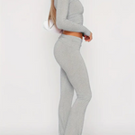 Chaveli comfortabele 2-delige flare set voor dames – Modieuze outfit met flairbroek en top. Ideaal voor dagelijks gebruik, loungewear of casual chic gelegenheden. Zachte stof, hoge taille en moderne pasvorm voor ultiem comfort en stijl.