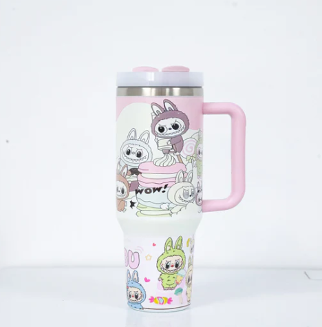 Labubu-stijl glitterbeker – kleurrijke drinkbeker met glitters en schattige Labubu-illustratie, ideaal voor koude dranken en een speelse uitstraling.