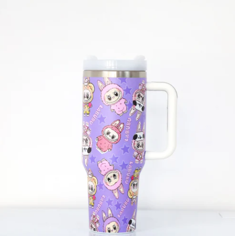Labubu-stijl glitterbeker – kleurrijke drinkbeker met glitters en schattige Labubu-illustratie, ideaal voor koude dranken en een speelse uitstraling.
