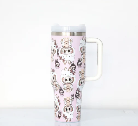 Labubu-stijl glitterbeker – kleurrijke drinkbeker met glitters en schattige Labubu-illustratie, ideaal voor koude dranken en een speelse uitstraling.