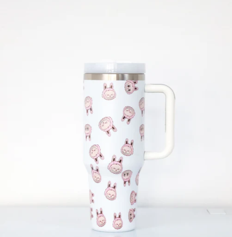 Labubu-stijl glitterbeker – kleurrijke drinkbeker met glitters en schattige Labubu-illustratie, ideaal voor koude dranken en een speelse uitstraling.